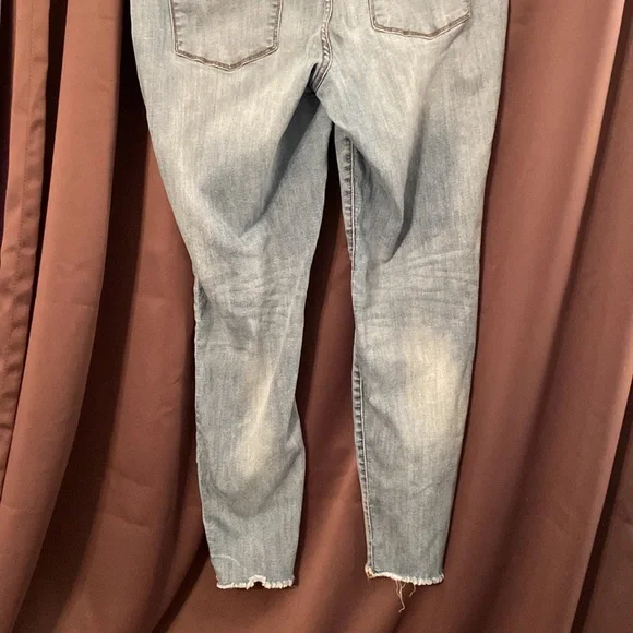 Maurice’s Distressed Low rise Jean - Picture 4 of 6